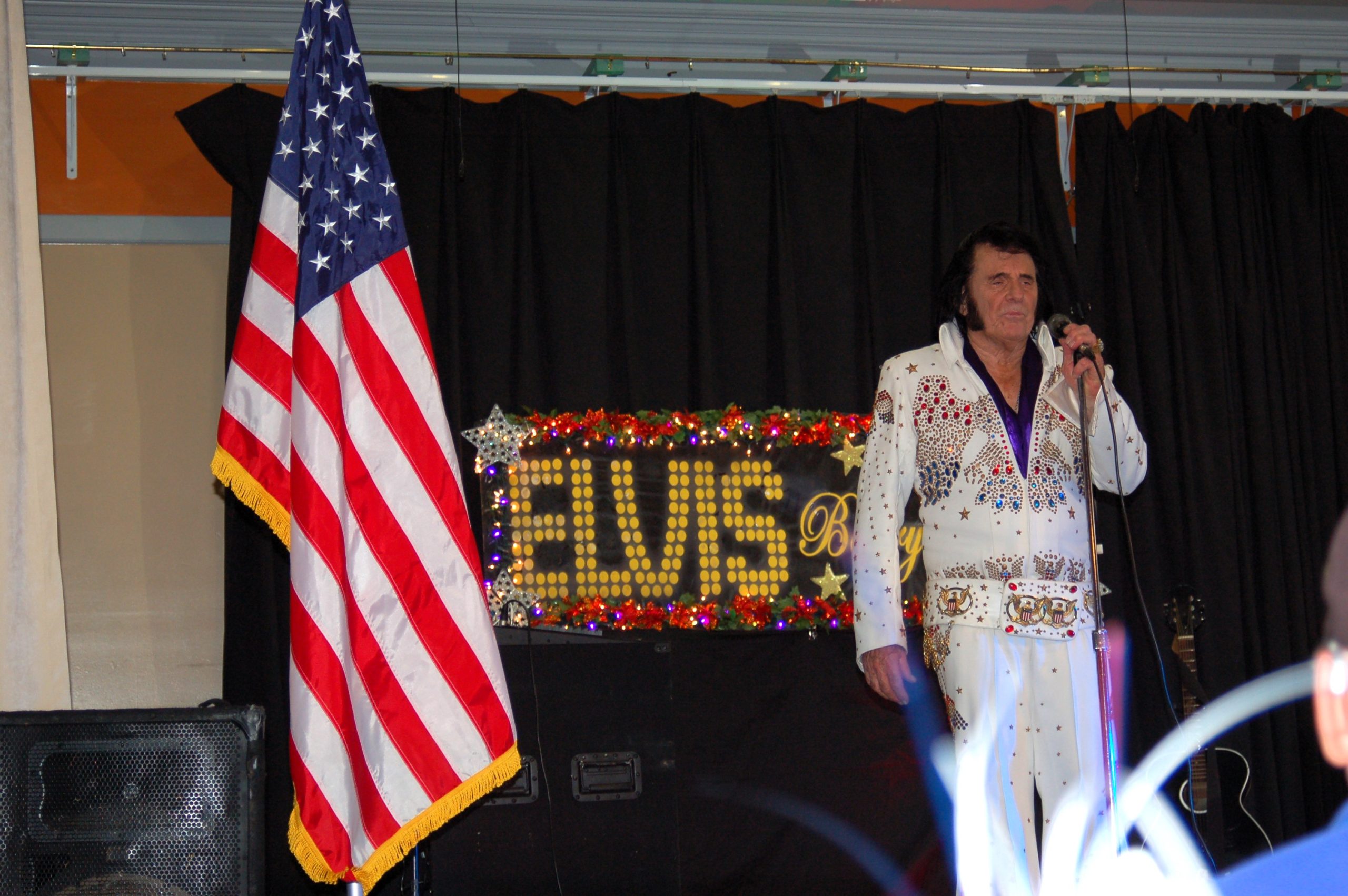 Barry Porter as Elvis